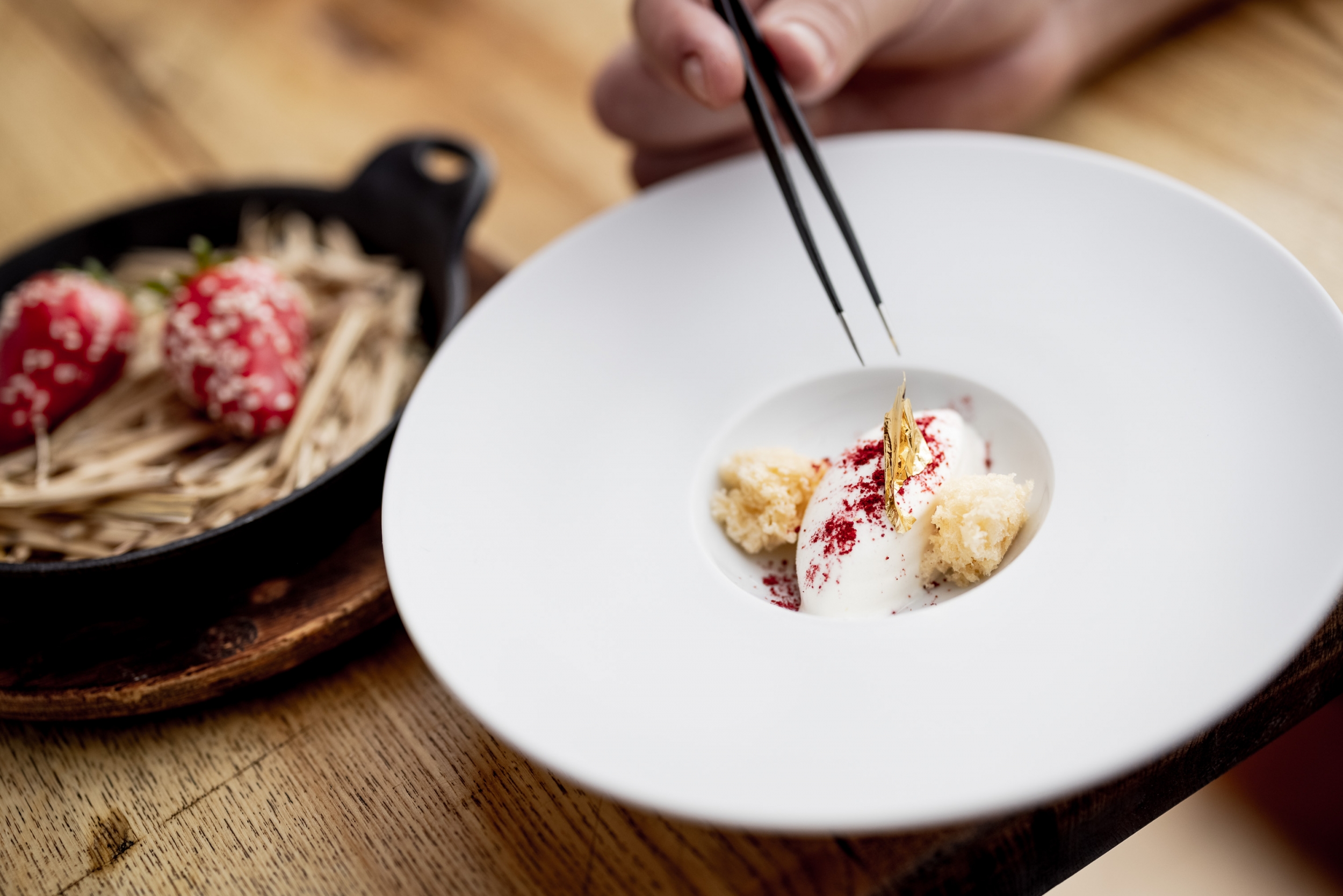 Dessert im Haubenrestaurant Ötztaler Stube in Sölden Dessert im Haubenrestaurant Ötztaler Stube in Sölden