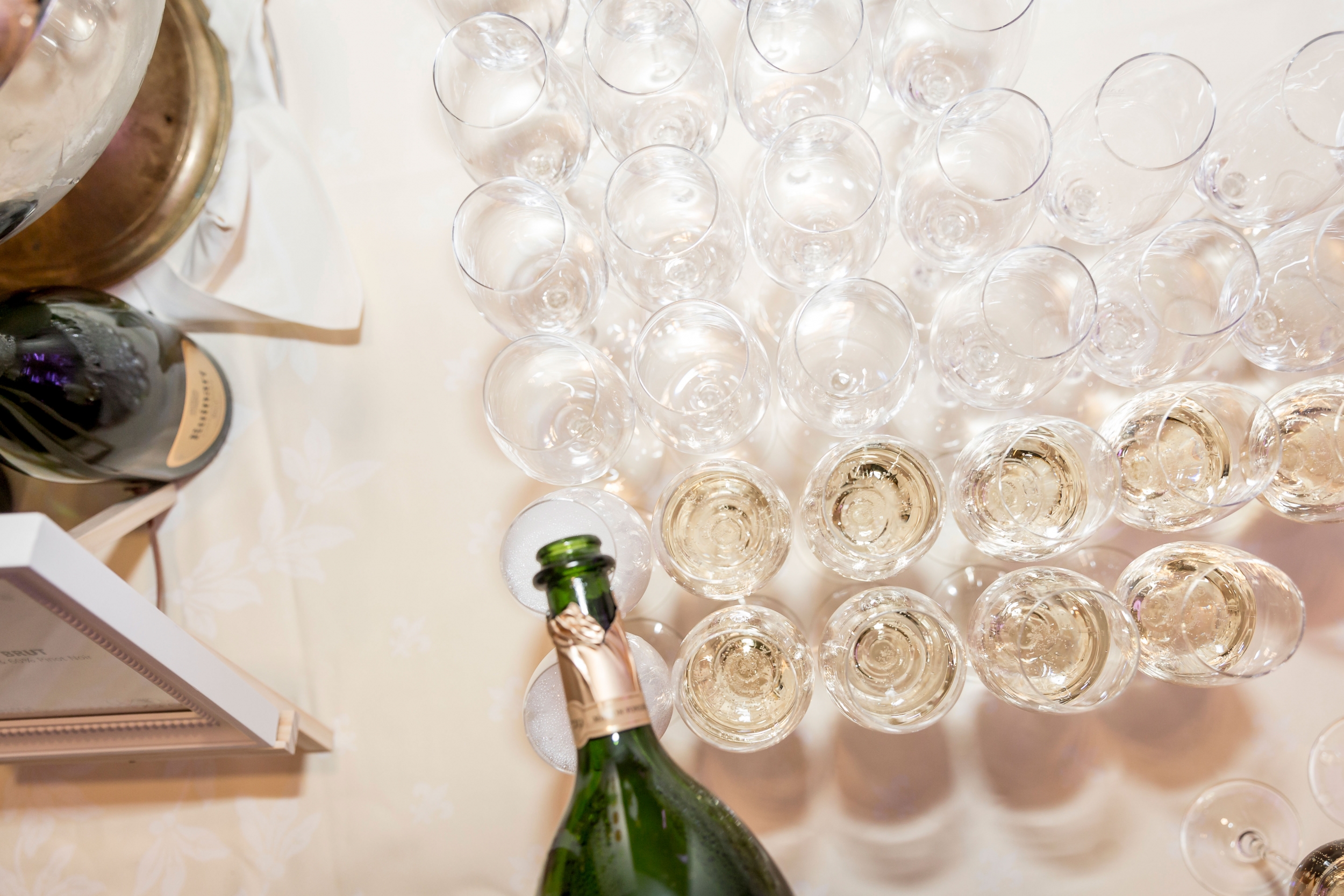 Champagnerempfang bei der Winterhochzeit in Sölden Champagnerempfang bei der Winterhochzeit in Sölden