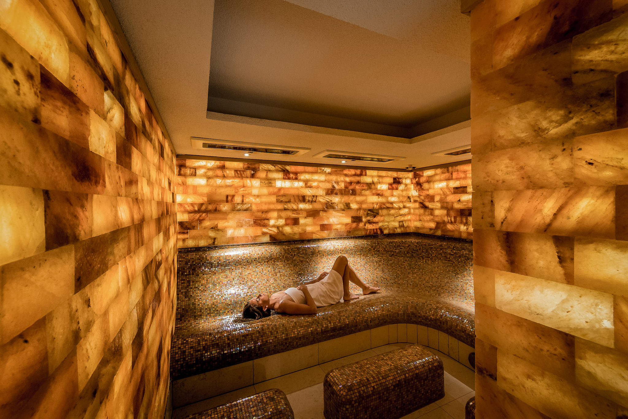 Salzgrotte mit Infarot – Wellnesshotel Das Central in Sölden Salzgrotte mit Infarot – Wellnesshotel Das Central in Sölden