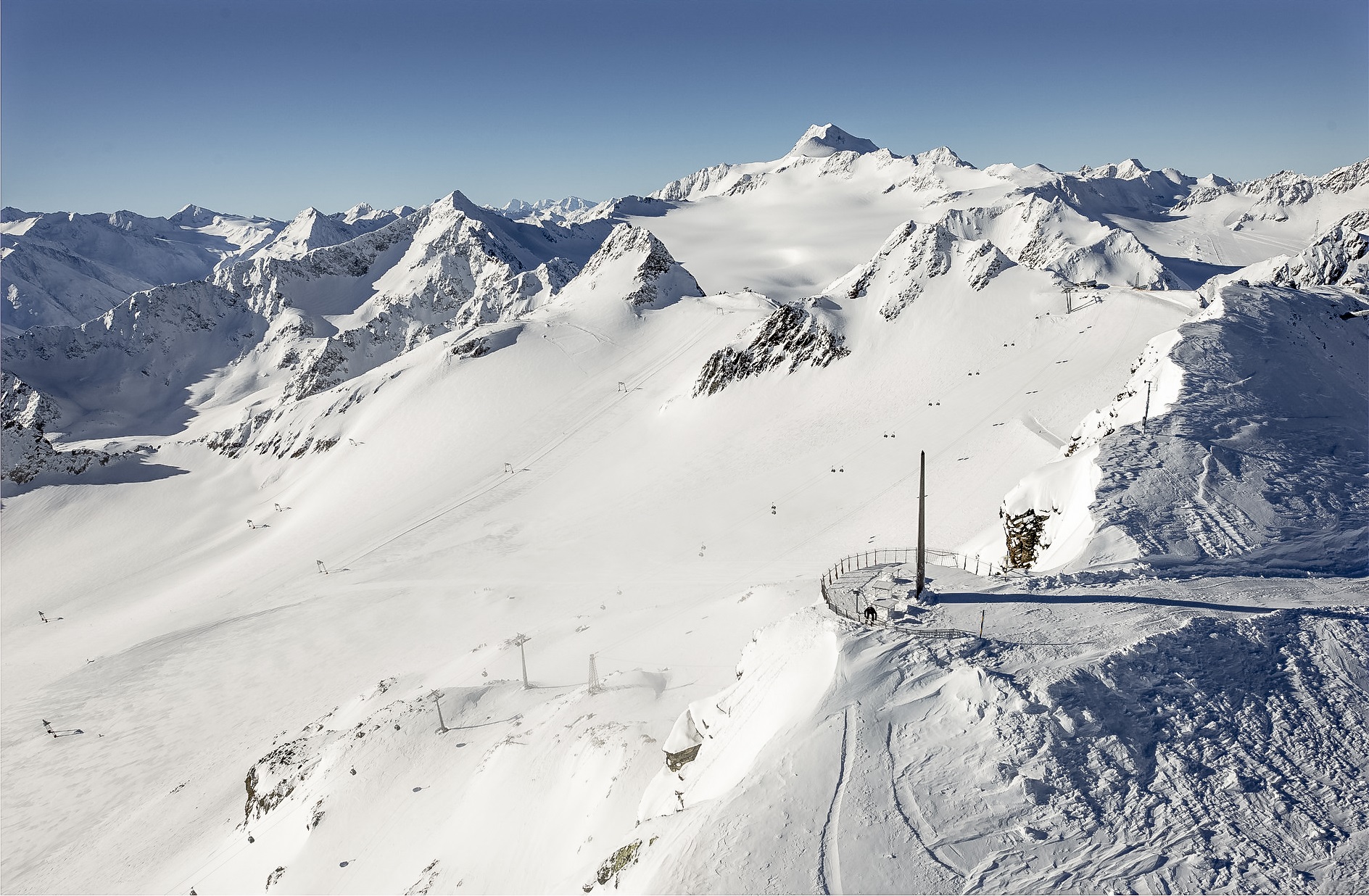 BIG3 Naturplattform Schwarze Schneide am Rettenbachgletscher in Sölden BIG3 Naturplattform Schwarze Schneide am Rettenbachgletscher in Sölden
